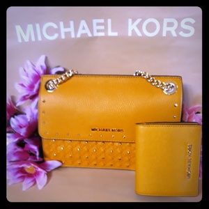 Michael kors purse shoulder bag crossbody set